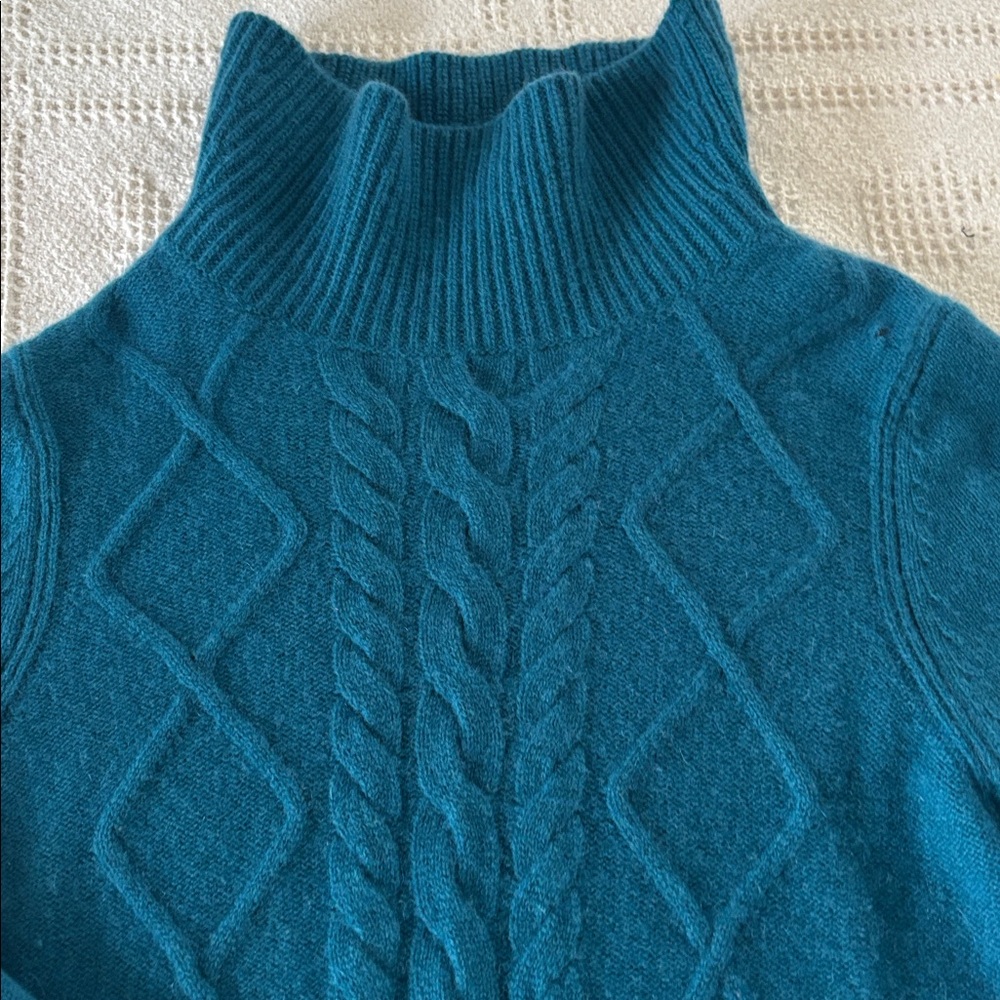 Talbots Cashmere Cable Knit 
Women's Sweater‎ - Picture 5 of 14